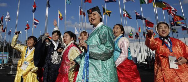 استعداد كوريا الجنوبية لاستضافة دورة الألعاب الأولمبية الشتوية 2018 - متطوعون - أولمبياد 2017، بيونغ تشانغ 7 فبراير/ شباط 2018 استعداد كوريا الجنوبية لاستضافة دورة الألعاب الأولمبية الشتوية 2018 - متطوعون - أولمبياد 2017، بيونغ تشانغ 7 فبراير/ شباط 2018 - سبوتنيك عربي