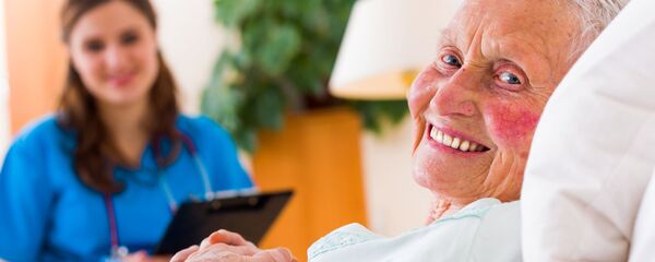 سيدة عجوز في المشفى - سبوتنيك عربي