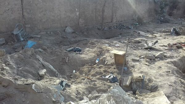 مقبرة فوق أخرى لليهود سحقها داعش في الموصل مقبرة فوق أخرى لليهود سحقها داعش في الموصل - سبوتنيك عربي