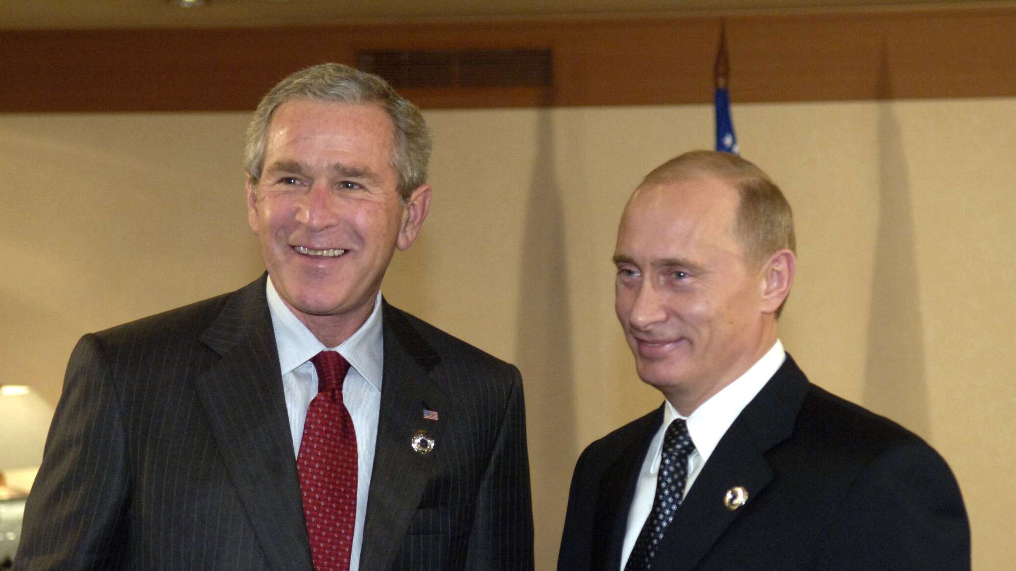 وثائق حكومية أمريكية تكشف رؤية بوش الابن تجاه موسكو