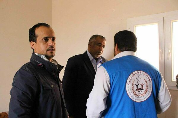 زيارة يوسف جلالة لمخيم نازحي تاورغاء - سبوتنيك عربي