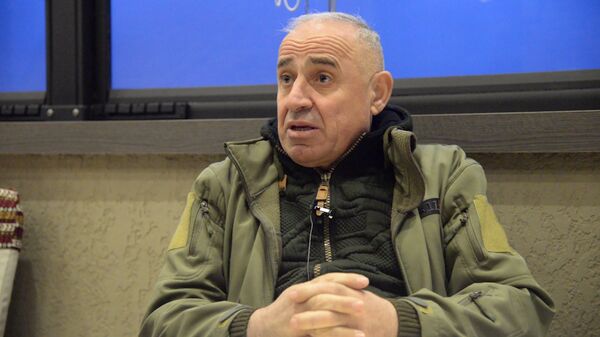 تريستان تسيتيلاشفيلي، قائد وحدة أفازا إحدى وحدات النخبة في الجيش الجورجي، أول من كشف أن مطلقي النار في ميدان العاصمة الأوكرانية هم قناصون أتوا من جورجيا - سبوتنيك عربي