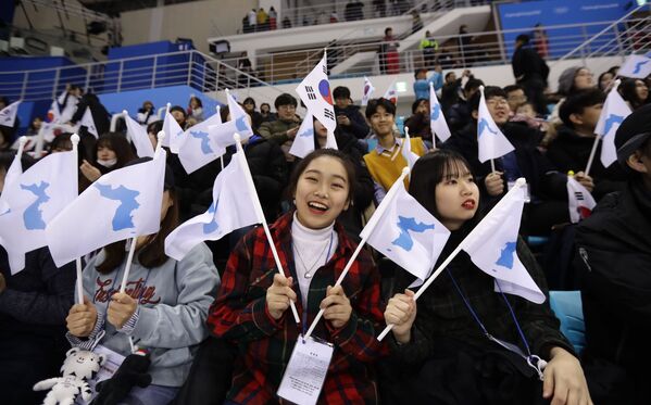 مشجعات من كوريا الجنوبية - سبوتنيك عربي