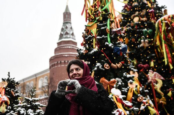 الماسلينيتسا - المشاركون في مهرجان ماسلينيتسا في موسكو - سبوتنيك عربي