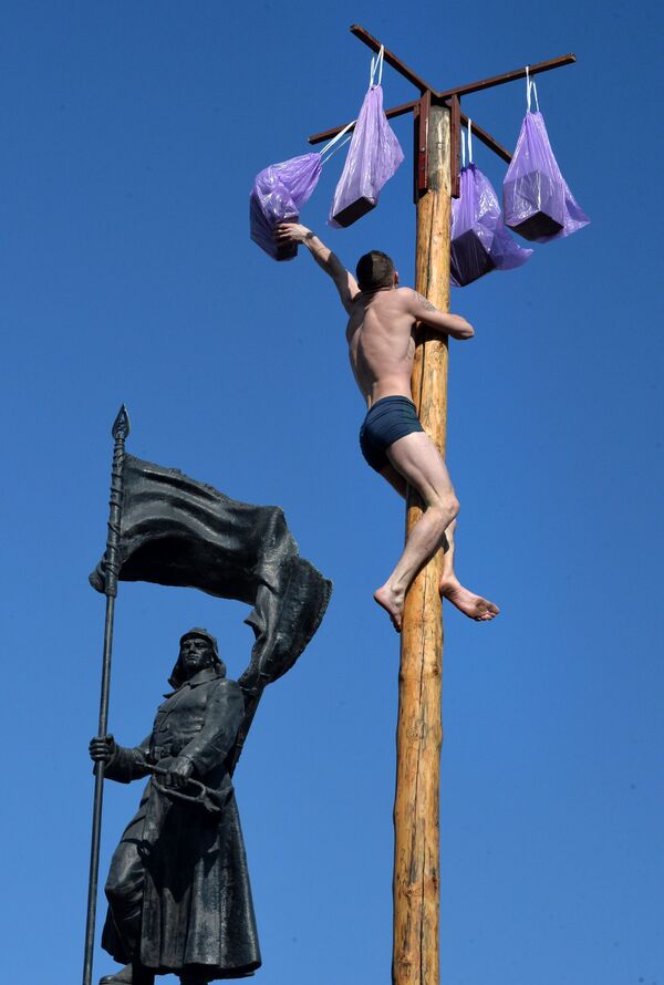 الماسلينيتسا - المشاركون في مهرجان ماسلينيتسا في فلاديفوستوك - سبوتنيك عربي