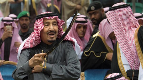 الملك سلمان يرقص العرض - سبوتنيك عربي