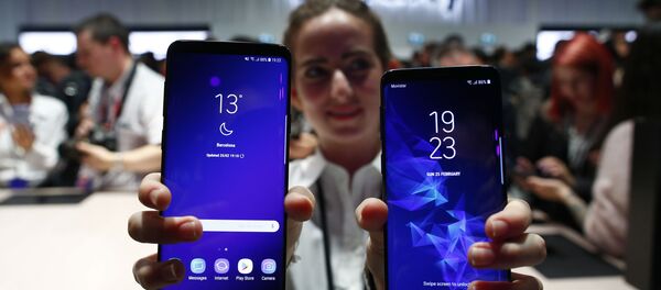 عرض هواتف سامسونغ الجديدة S9 و S9+ في إسبانيا عرض هواتف سامسونغ الجديدة S9 و S9+ في إسبانيا - سبوتنيك عربي