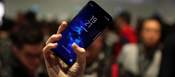 عرض هواتف سامسونغ الجديدة S9 و S9+ في إسبانيا، 25 فبراير/ شباط 2018 - سبوتنيك عربي