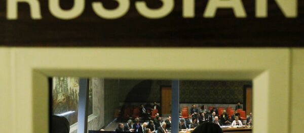 المبعوث السوري إلى الأمم المتحدة بشار الجعفري خلال جسلة التصويت من أجل وقف اطلاق النار (الهدنة) في الغوطة الشرقية، مجلس الأمن، نيويورك 24 فبراير/ شباط 2018 - سبوتنيك عربي