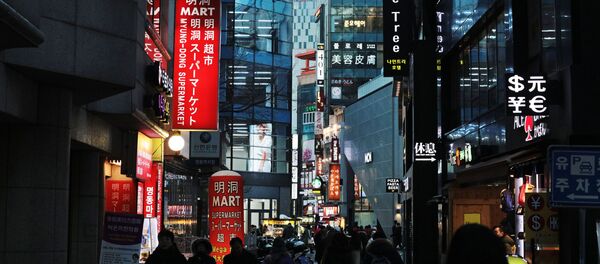 في إحدى شوارع مدينة سئول، كوريا الجنوبية في إحدى شوارع مدينة سئول، كوريا الجنوبية - سبوتنيك عربي