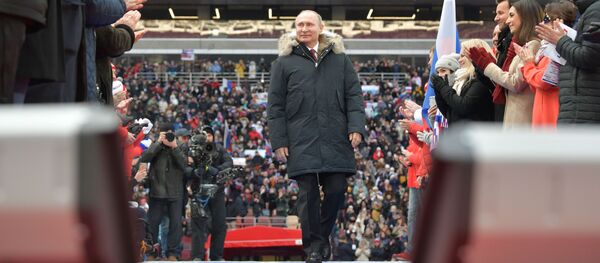 مرشح للانتخابات الرئاسية الروسية لعام 2018 فلاديمير بوتين خلال تظاهرة بعنوان من أجل روسيا قوية! في ملعب لوجنيكي بموسكو، 3 مارس/ أذار 2018 مرشح للانتخابات الرئاسية الروسية لعام 2018 فلاديمير بوتين خلال تظاهرة بعنوان من أجل روسيا قوية! في ملعب لوجنيكي بموسكو، 3 مارس/ أذار 2018 - سبوتنيك عربي