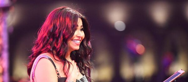 شيرين عبد الوهاب أثناء إحيائها لحفل غنائي في القرية العالمية في دبي في الإمارات العربية المتحدة بتاريخ 9 مارس/آذار 2018 - سبوتنيك عربي