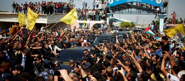 وصول موكب السلطة الفلسطينية من رام الله إلى قطاع غزة - رئيس الوزراء رامي الحمد الله، ورئيس جهاز المخابرات العامة اللواء ماجد فرج - غزة، 13 مارس/ آذار 2018 - سبوتنيك عربي