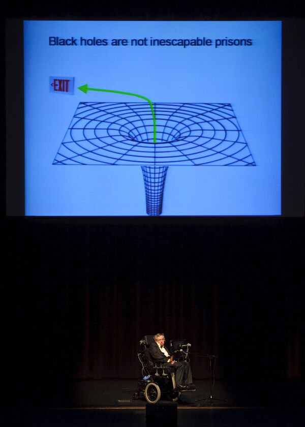 عالم الفيزياء البريطاني الشهير ستيفن هوكينغ خلال محضرة بعنوان خارج الثقب السوداء (Out of a Black Hole) في تكساس، الولايات المتحدة 5 أبريل/ نيسان 2010 عالم الفيزياء البريطاني الشهير ستيفن هوكينغ خلال محضرة بعنوان خارج الثقب السوداء (Out of a Black Hole) في تكساس، الولايات المتحدة 5 أبريل/ نيسان 2010 - سبوتنيك عربي