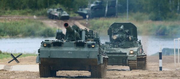 المدفع الذاتي الحركة مالكا (يسار) ومدفع الهاون الذاتي الحركة تولبان - سبوتنيك عربي