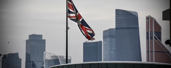 علم بريطانيا على مبنى السفارة البريطانية في موسكو، روسيا - سبوتنيك عربي