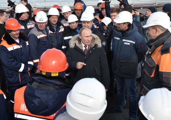 الرئيس الروسي فلاديمير بوتين في القرم الرئيس الروسي فلاديمير بوتين في القرم - سبوتنيك عربي