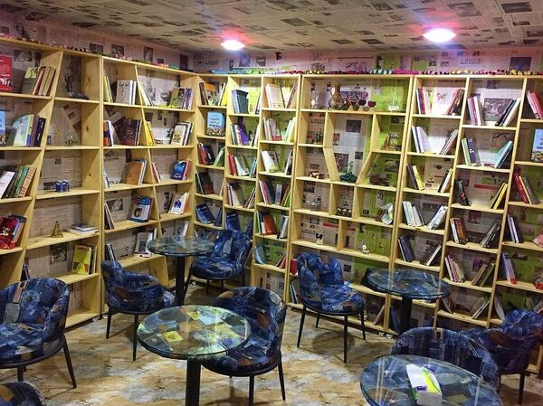 هواة عراقيون يصنعون كون خاص تسكنه الكتب - سبوتنيك عربي