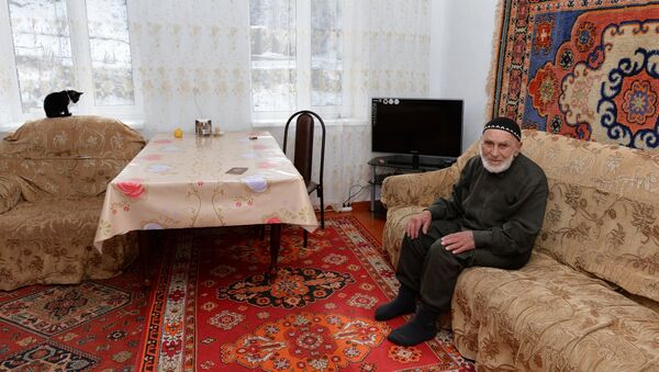 مواطن روسي بعمر 122 عاما يدلي بصوته - سبوتنيك عربي