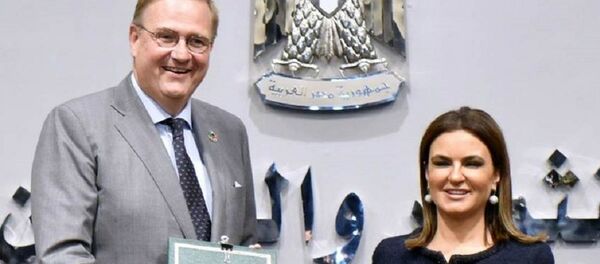 وزيرة الاستثمار والتعاون الدولى المصرية، سحر نصر، مع  المنسق المقيم للأمم المتحدة فى مصر، ريتشارد ديكتس - سبوتنيك عربي