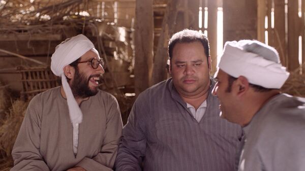 الممثلان المصريان أحمد أمين ومحمد ممدوح في لقطة من مسلسل الوصية - سبوتنيك عربي