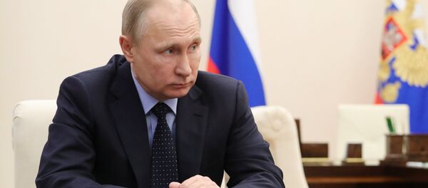 الرئيس الروسي فلاديمير بوتين خلال اجتماع حول تحقيق بحادثة كيميروفو، 28 مارس/آذار الرئيس الروسي فلاديمير بوتين خلال اجتماع حول تحقيق بحادثة كيميروفو، 28 مارس/آذار - سبوتنيك عربي