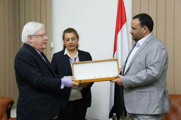 صالح الصماد مع المبعوث الأممي الجديد صالح الصماد مع المبعوث الأممي الجديد - سبوتنيك عربي