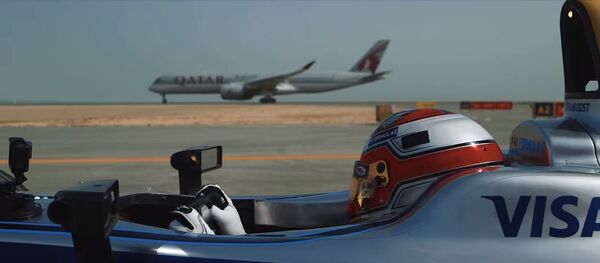 سباق سيارة فورمولا 1 و طائرة بوينغ - سبوتنيك عربي