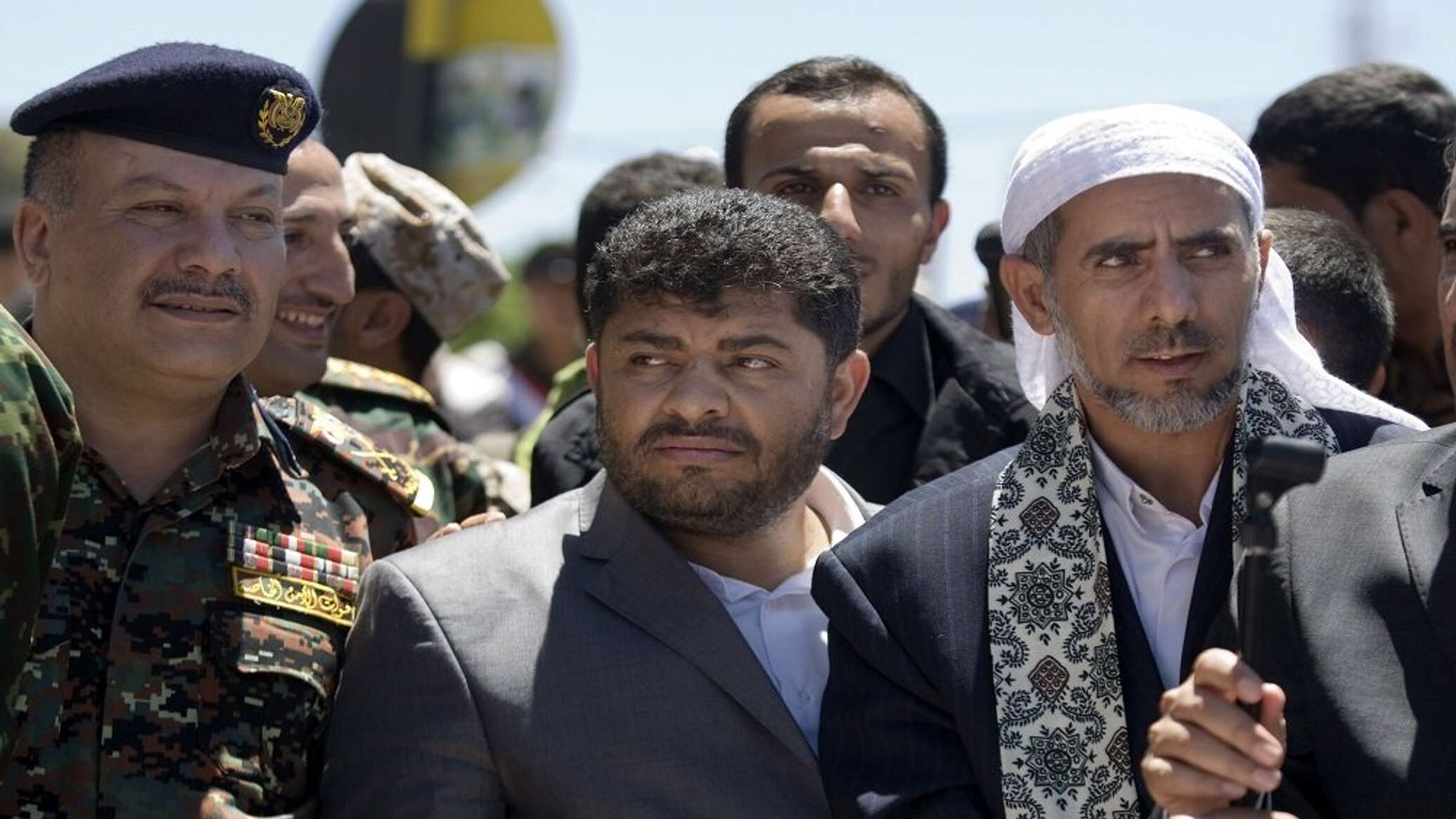 زعيم "أنصار الله" يهاجم الحكومة اللبنانية ويتهمها بالخضوع لإسرائيل