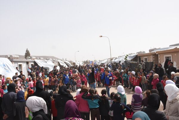 مفاجأة أطفال الغوطة الشرقية في حرجلة مفاجأة أطفال الغوطة الشرقية في حرجلة - سبوتنيك عربي