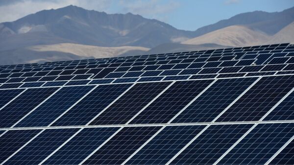 إنتاج الكهرباء باسخدام الطاقة الشمسية - سبوتنيك عربي
