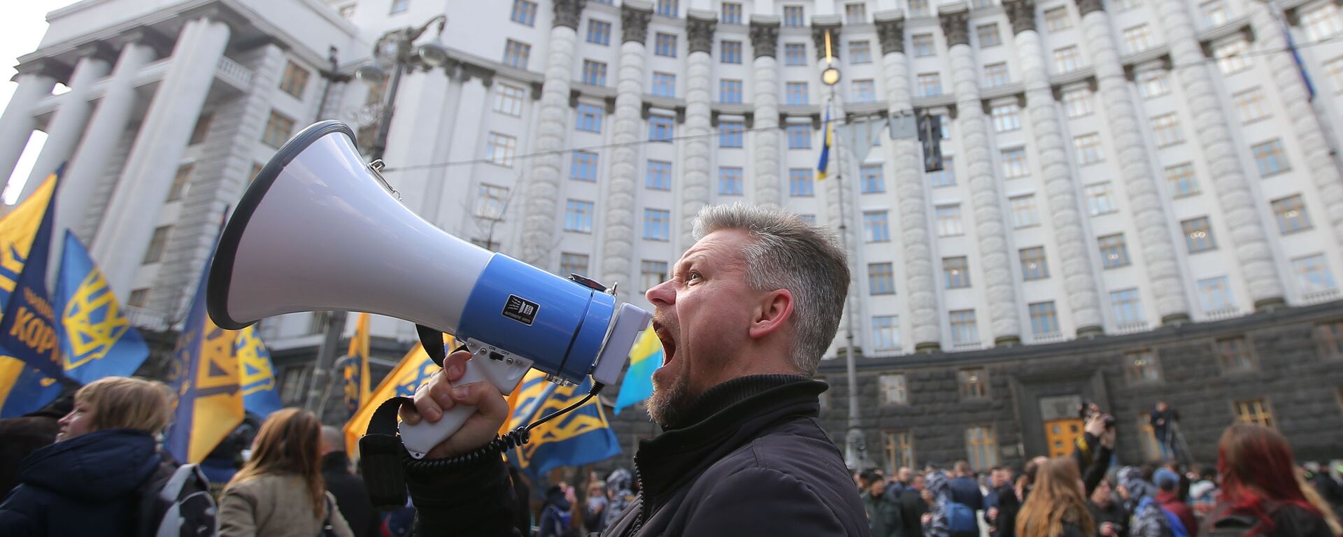 مشاركون في مظاهرات كييف ضد الأوليغارشية، أوكرانيا - سبوتنيك عربي, 1920, 25.06.2025