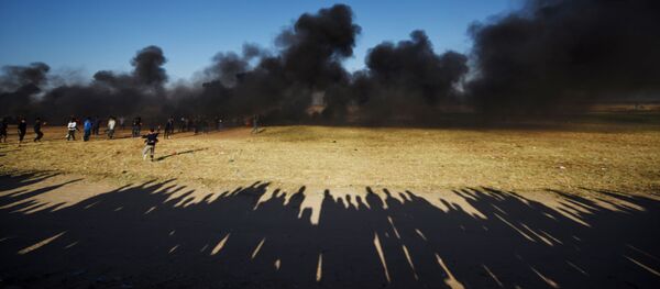 مسيرة العودة الكبرى على حدود قطاع غزة و إسرائيل، 2 أبريل/ نيسان 2018 - سبوتنيك عربي