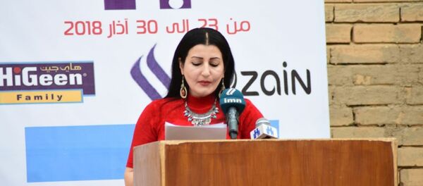 الشاعرة السورية عبير سليمان الشاعرة السورية عبير سليمان - سبوتنيك عربي