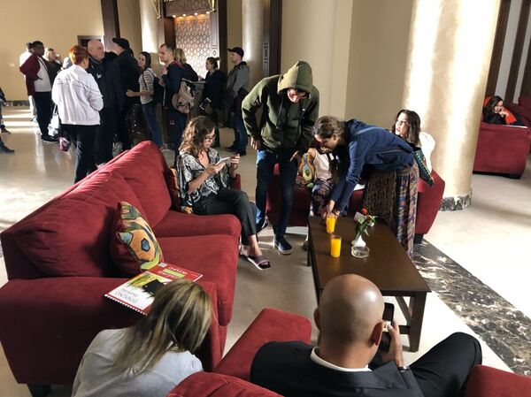 من مشاهد المسلسل الروسي - المصري ابتسم أنت في مصر - سبوتنيك عربي