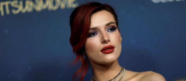 الممثلة وعارضة الأزياء الأمريكية بيلا ثورن الممثلة وعارضة الأزياء الأمريكية بيلا ثورن - سبوتنيك عربي