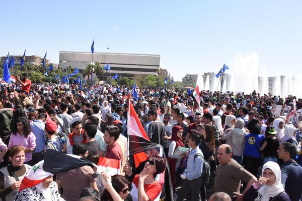 مظاهرات حاشدة في ساحة الأمويين بدمشق - سبوتنيك عربي