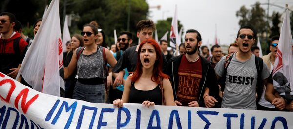 مظاهرة في اليونان ضد الهجوم الثلاثي على سوريا مظاهرة في اليونان ضد الهجوم الثلاثي على سوريا - سبوتنيك عربي