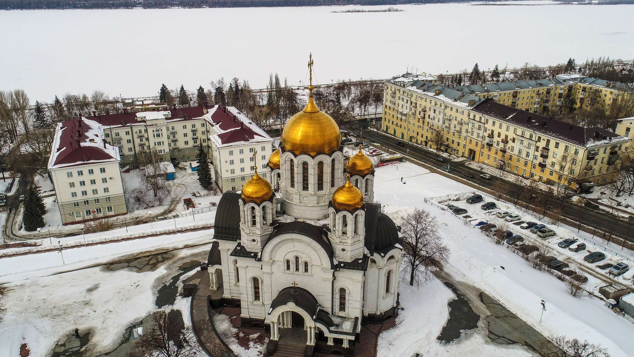 الاستخبارات الروسية تكشف عن مشروع لإقصاء الكنيسة الأرثوذكسية من دول البلطيق بدعم بريطاني