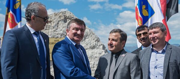 محافظ اللاذقية  في حديقة الصداقة الروسية السورية - سبوتنيك عربي