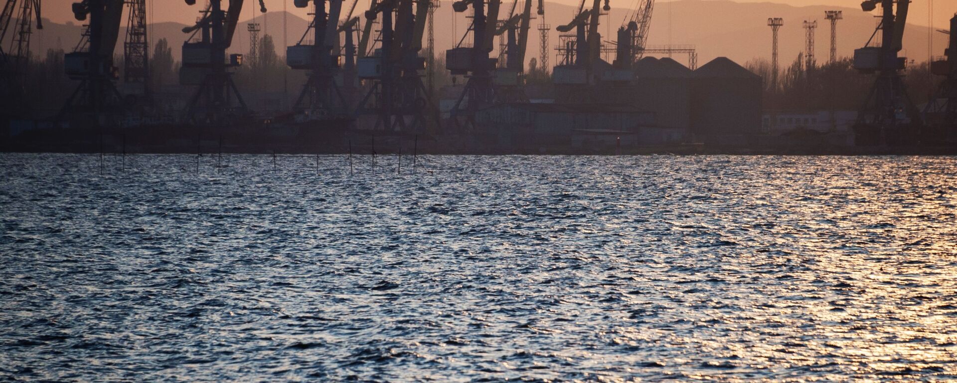 القرم، روسيا - ميناء مدينة كيرتش - سبوتنيك عربي, 1920, 18.01.2022