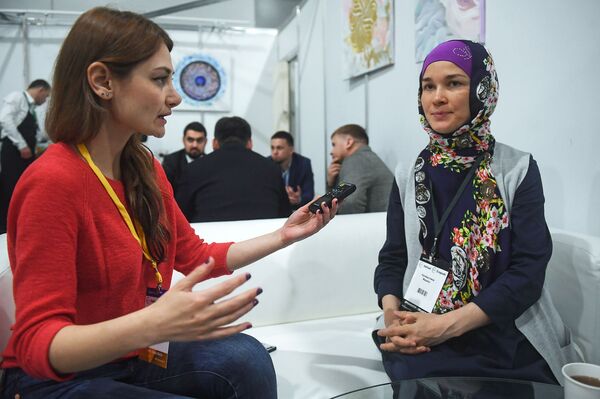 مادينا كاليمولينا، أحد المسؤولين عن تنظيم المعرض - سبوتنيك عربي