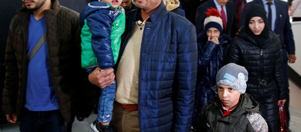 في لاهاي.. أهالي دوما يشهدون على فبركة حادث الكيميائي - سبوتنيك عربي