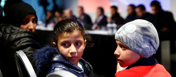 في لاهاي أطفال من دوما يكشفون كذب فبركة الكيميائي - سبوتنيك عربي