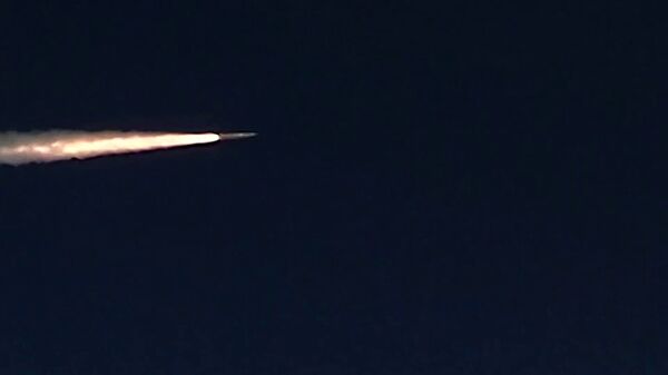 طائرة ميغ-31 تطلق صاروخ كينجال - سبوتنيك عربي