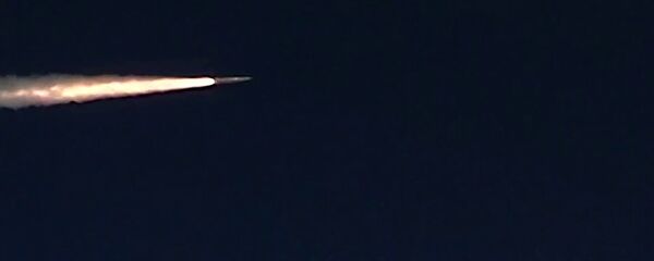 طائرة ميغ-31 تطلق صاروخ كينجال - سبوتنيك عربي