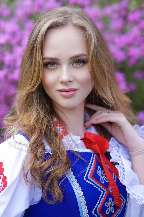 المشاركات في مسابقة جمال ملكة ربيع بيلاروسيا - فلادا فوديانوفا - سبوتنيك عربي