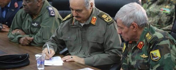 خليفة حفتر يشرف على الاستعدادات النهائية لمعركة تحرير درنة خليفة حفتر يشرف على الاستعدادات النهائية لمعركة تحرير درنة - سبوتنيك عربي