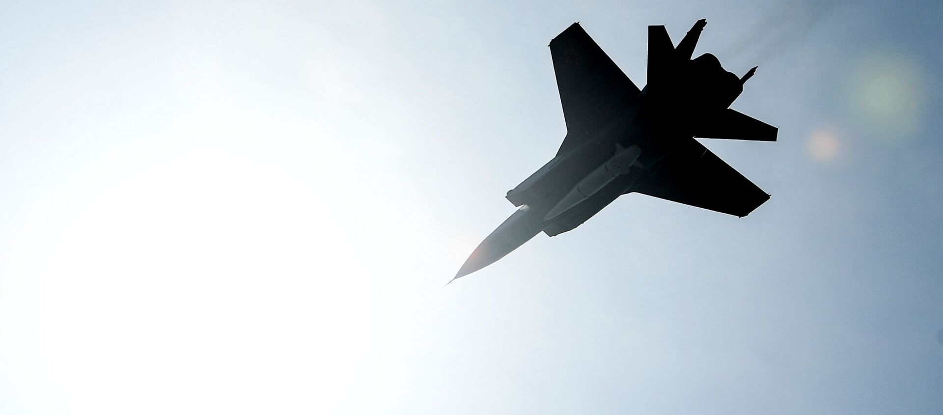 مقاتلة متعددة المهام ميغ-31كا مزودة بـكينجال تحلق فوق موسكو في بروفة عسكرية جوية بمناسبة عيد النصر - سبوتنيك عربي, 1920, 25.06.2021