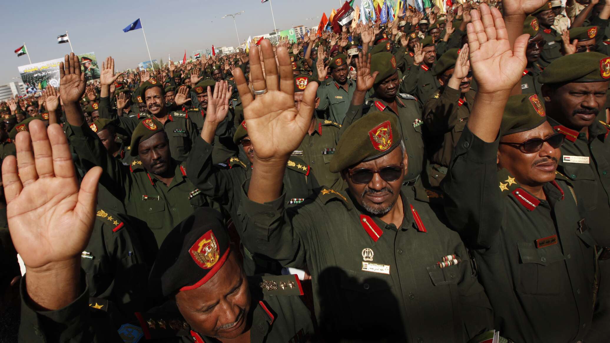 سياسي سوداني يكشف لـ"سبوتنيك" عن العوامل التي تقف وراء تصعيد الجيش ضد "الدعم السريع" في هذا التوقيت